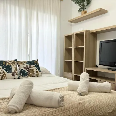 Apartment Flores - Familias - Parejas - Parking - Piscina