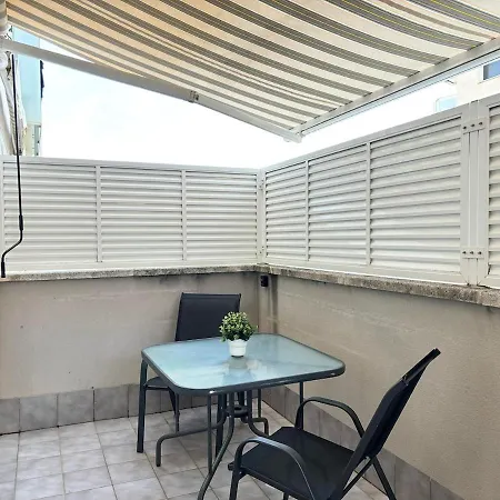 Apartment Flores - Familias - Parejas - Parking - Piscina Lloret de Mar