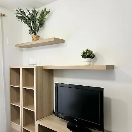 Apartment Flores - Familias - Parejas - Parking - Piscina Lloret de Mar